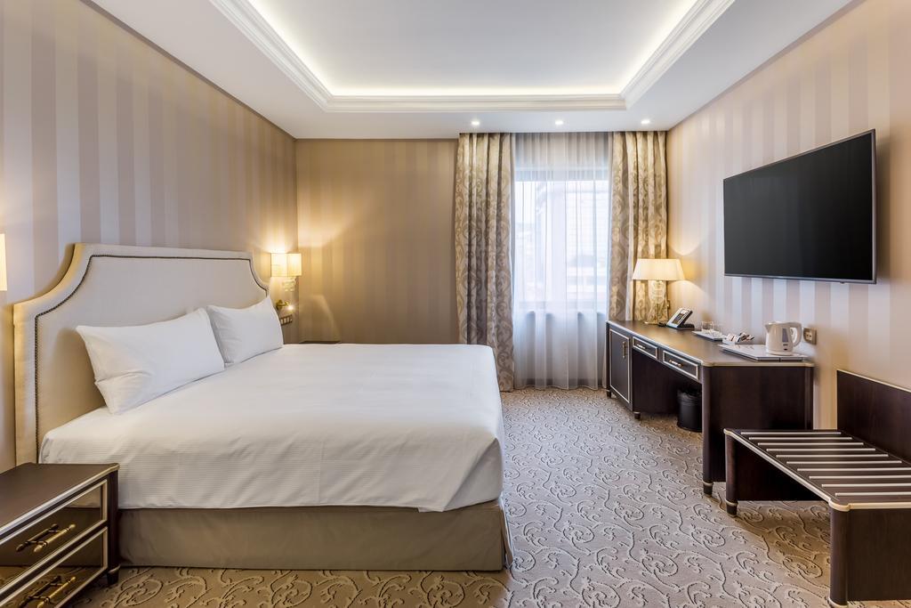 Hotel Prahova Plaza Ploieşti Exteriér fotografie