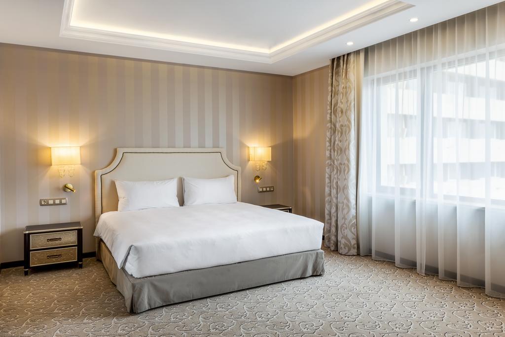 Hotel Prahova Plaza Ploieşti Exteriér fotografie