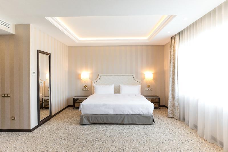 Hotel Prahova Plaza Ploieşti Exteriér fotografie