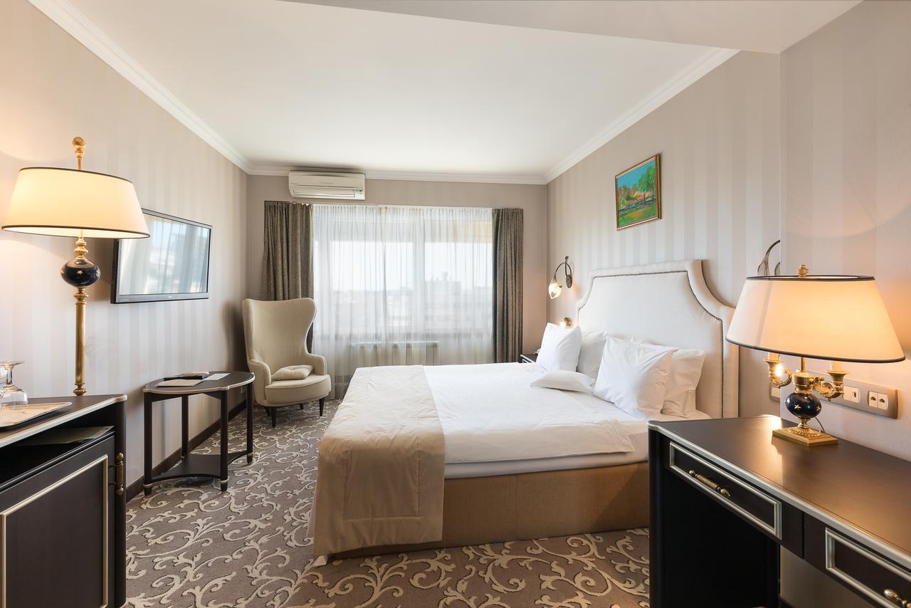Hotel Prahova Plaza Ploieşti Exteriér fotografie