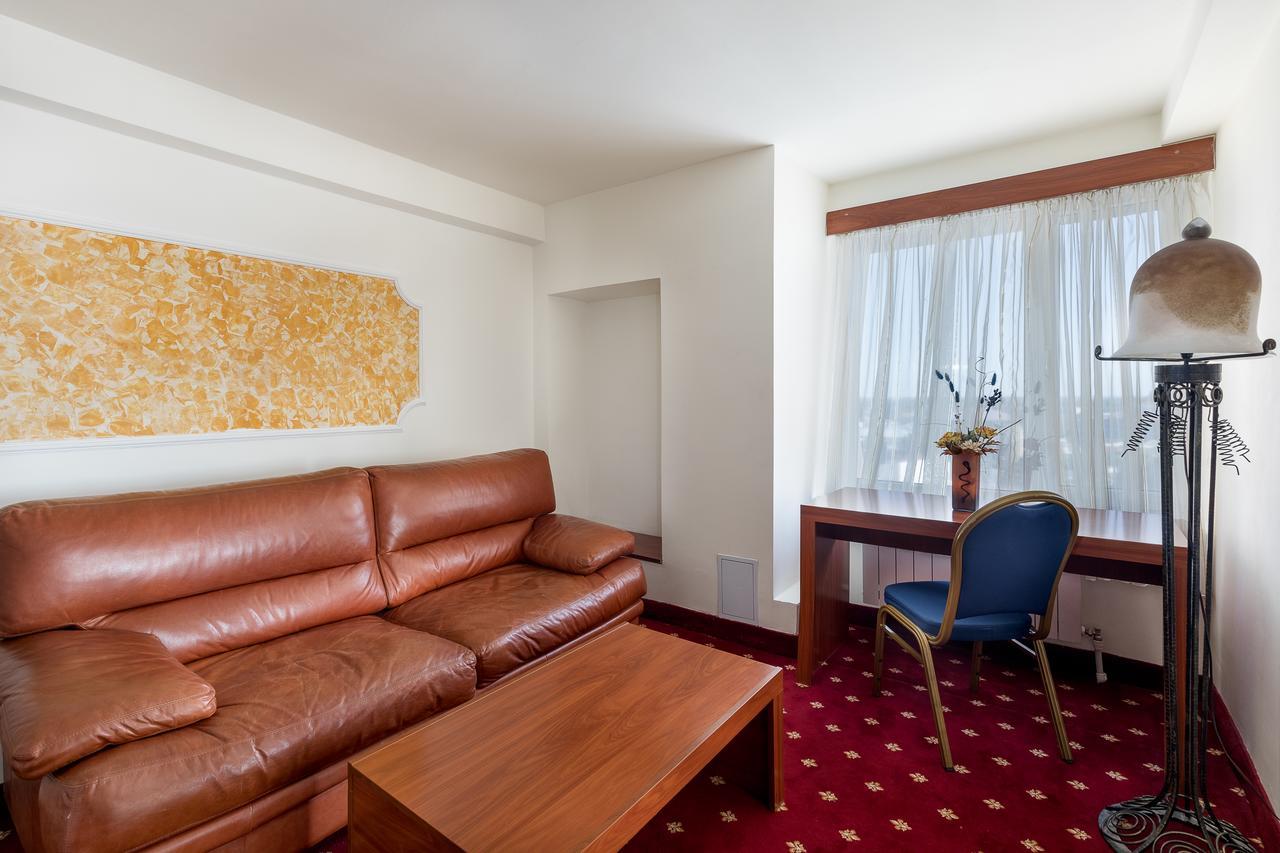 Hotel Prahova Plaza Ploieşti Exteriér fotografie